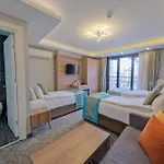 Grand Kavi