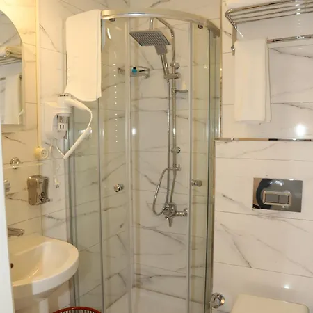 Grand Kavi Hotel